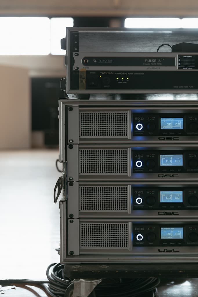 サウンド・インスタレーション Shuta Hasunuma “unpoeple 360° installation”