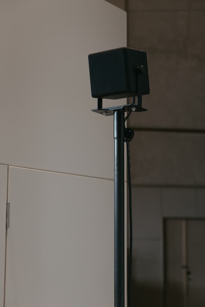 サウンド・インスタレーション Shuta Hasunuma “unpoeple 360° installation”