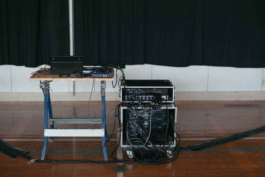 サウンド・インスタレーション Shuta Hasunuma “unpoeple 360° installation”