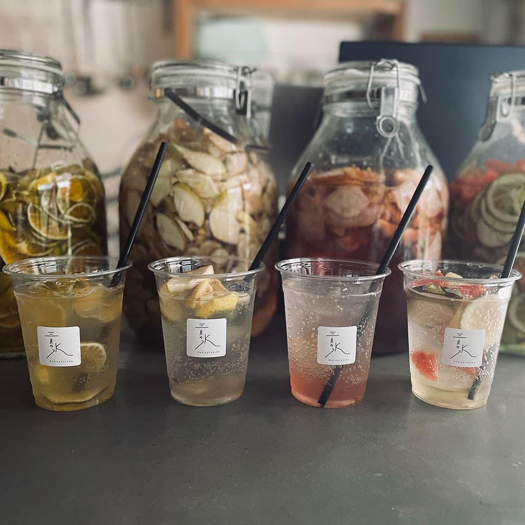 デリカテッセン三月の水