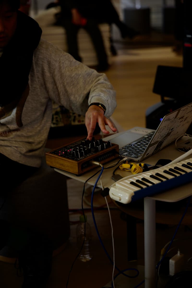 unpeople + 1 people #7